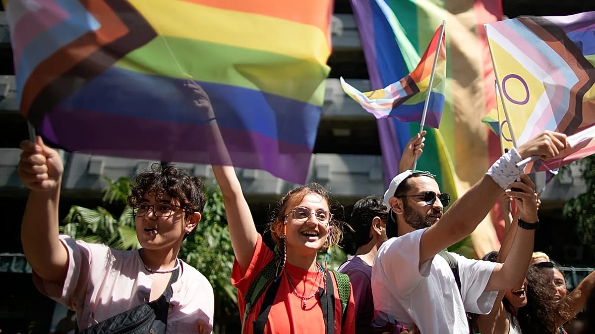 Escándalo en Turquía: líderes LGTBI+ a juicio por fotos de besos