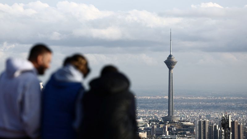 Trump presiona a Irán: ¿negociaciones o rendición?