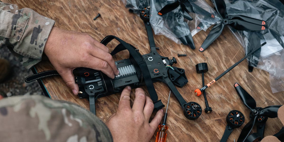 Ejército de EE.UU. imita a Ucrania: soldados crean drones caseros