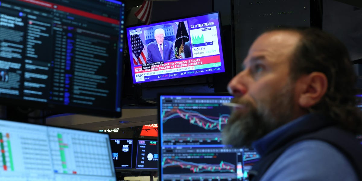 Trump eleva aranceles al 15% tras revés judicial: ¿nuevo caos en los mercados?