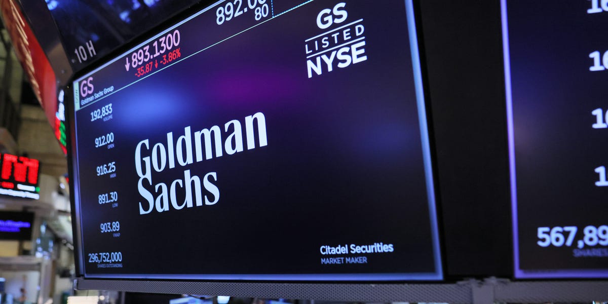 Guerra en Irán agita la bolsa: Goldman Sachs apuesta por petróleo y defensa