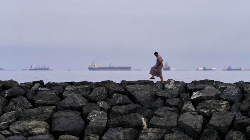 Cierre del Estrecho de Ormuz: el petróleo se dispara y nadie quiere escoltar barcos