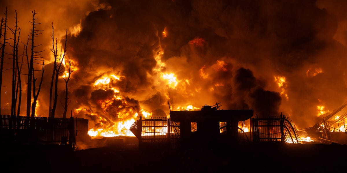 Irán ataca Qatar y el petróleo se dispara: precios por las nubes