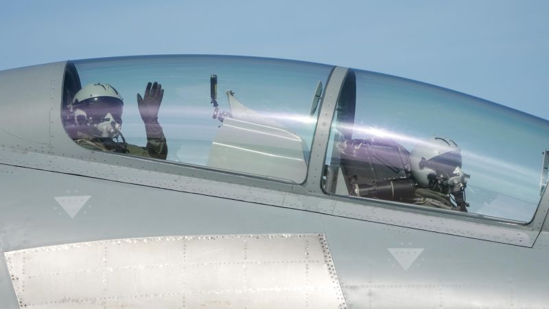 Piloto de élite de EE.UU. arrestado por enseñar secretos militares a China