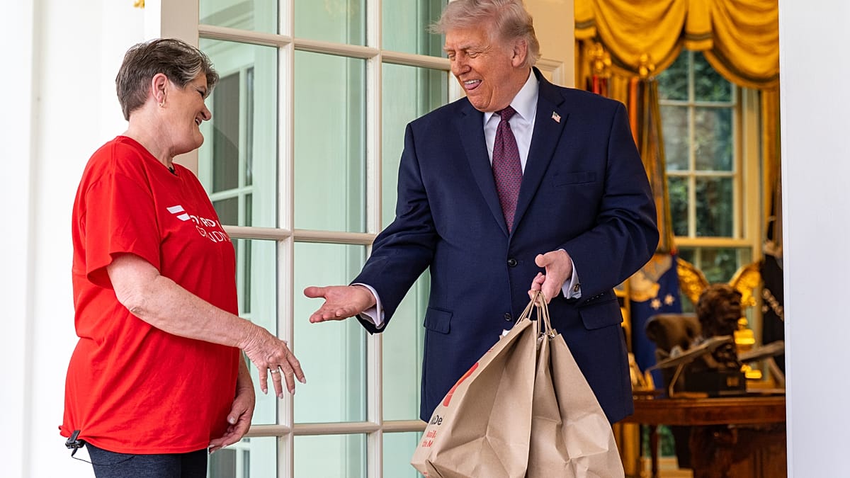 Trump pide McDonald's a domicilio en la Casa Blanca para vender sus rebajas en propinas
