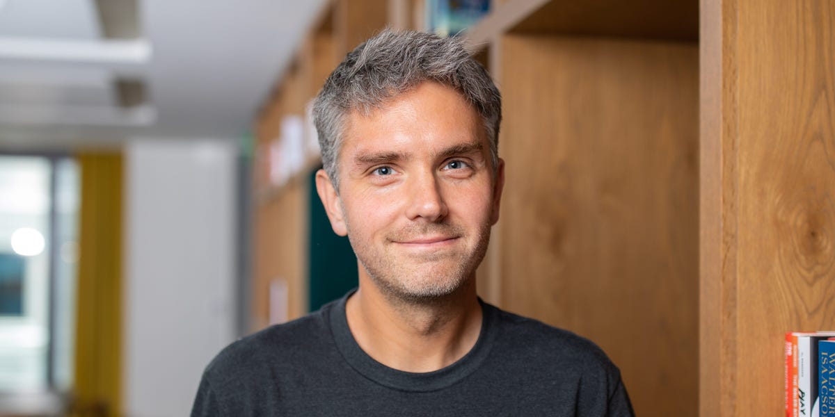 La rutina brutal de un CEO top: corre nieve, lava platos y codea hasta medianoche