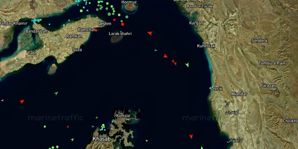 Bloqueo de EE.UU. en Ormuz: petróleo por las nubes