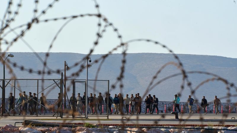 Grecia y Europa planean campos de deportación en África para frenar la migración
