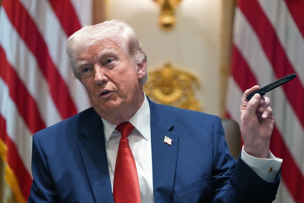 Trump eclipsa la guerra en Irán con su obsesión por un Sharpie