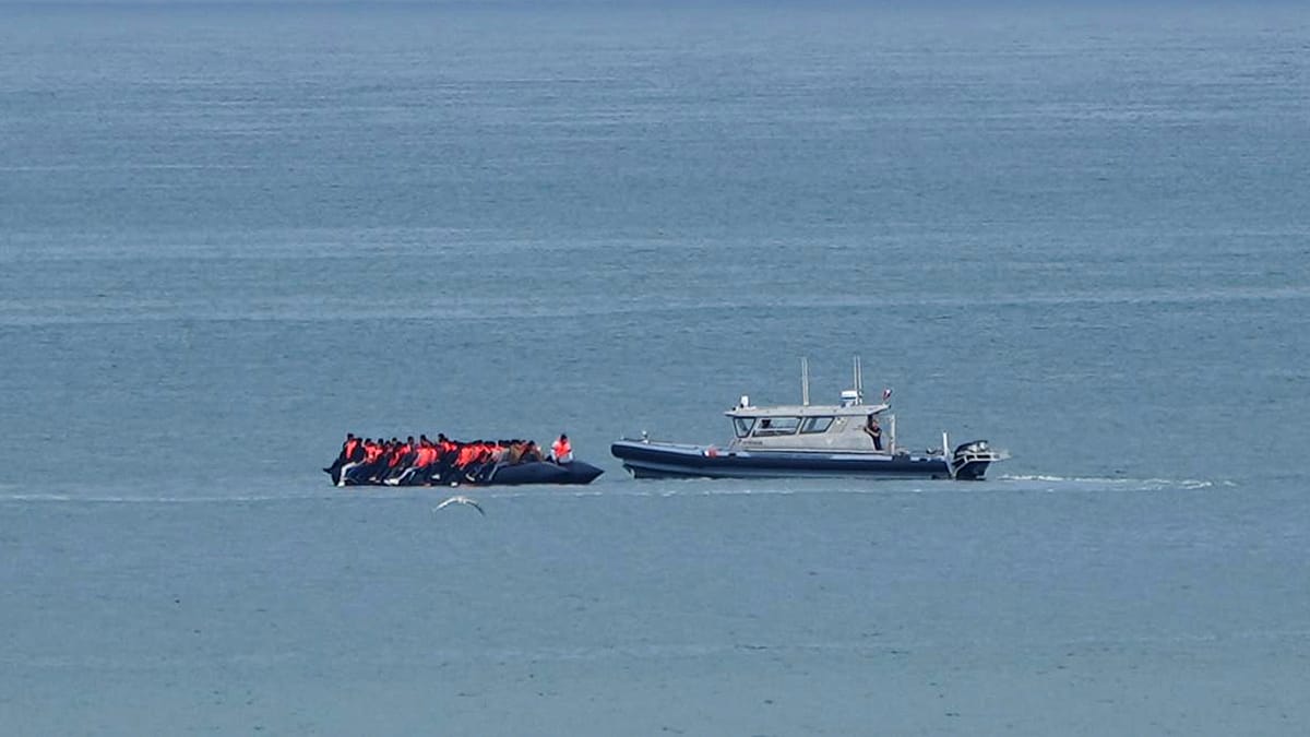 Francia y Reino Unido invierten millones para parar las pateras en el Canal de la Mancha