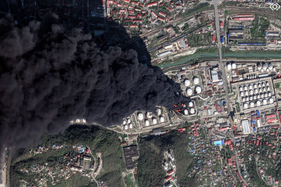 Drones ucranianos queman refinerías rusas: humo visible desde el espacio
