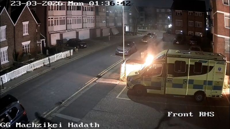 Explosiones nocturnas incendian ambulancias judías en Londres: ¿Ataque de odio?