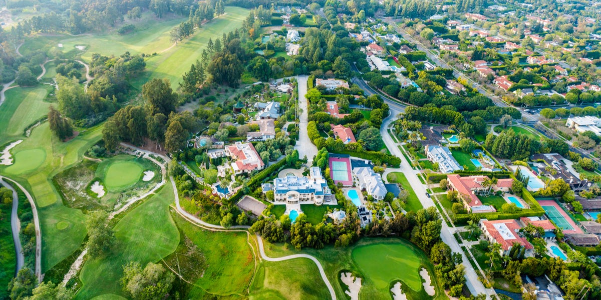 Pueblos con 10 vecinos y millones en impuestos: Los paraísos fiscales de EE.UU.