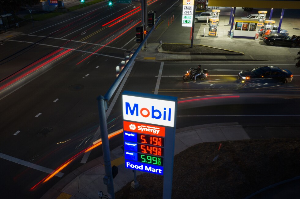 Exxon y Chevron pierden miles de millones por la guerra en Irán
