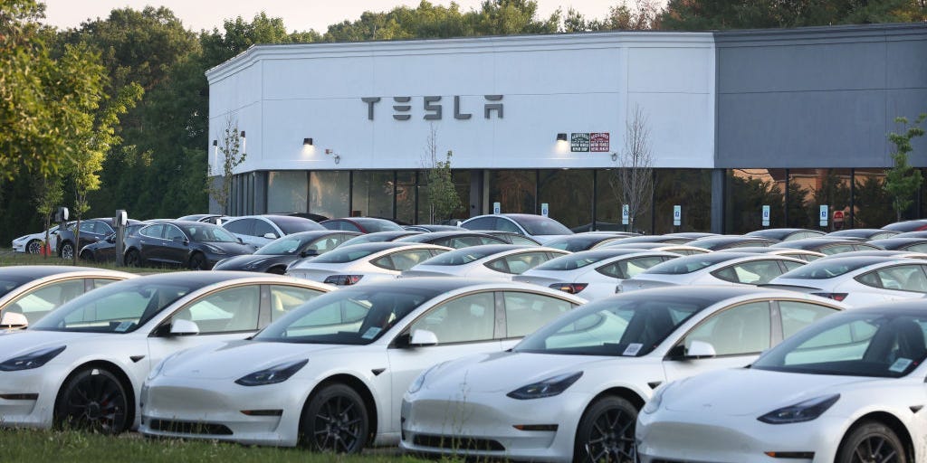 ¡Coches Tesla antiguos sin conducción autónoma total! Musk lo confirma