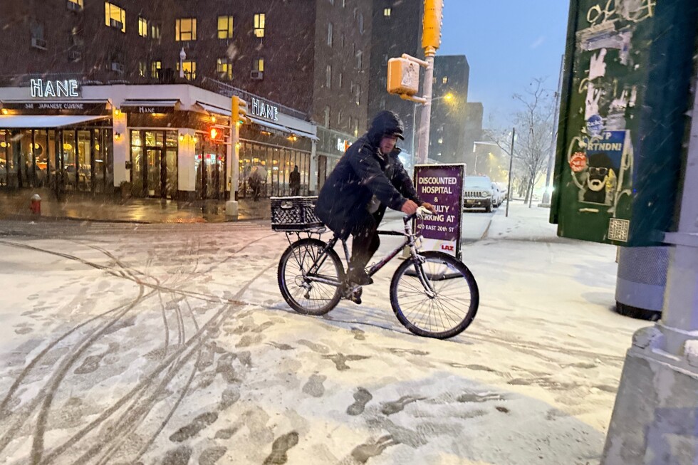 Tormenta paraliza Nueva York: nieve extrema y casas vacías