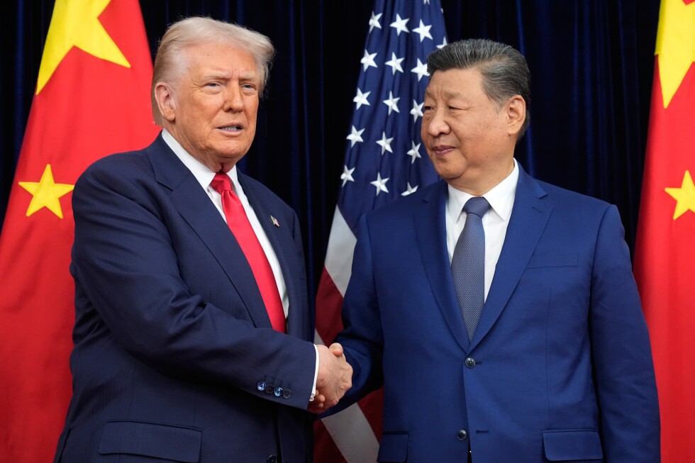 Trump aterriza en China con los titanes de la tecnología: ¿nuevo pacto comercial?