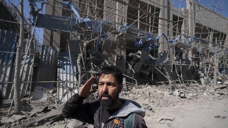 Irán en llamas: Muere Jamenei y misiles amenazan al Golfo