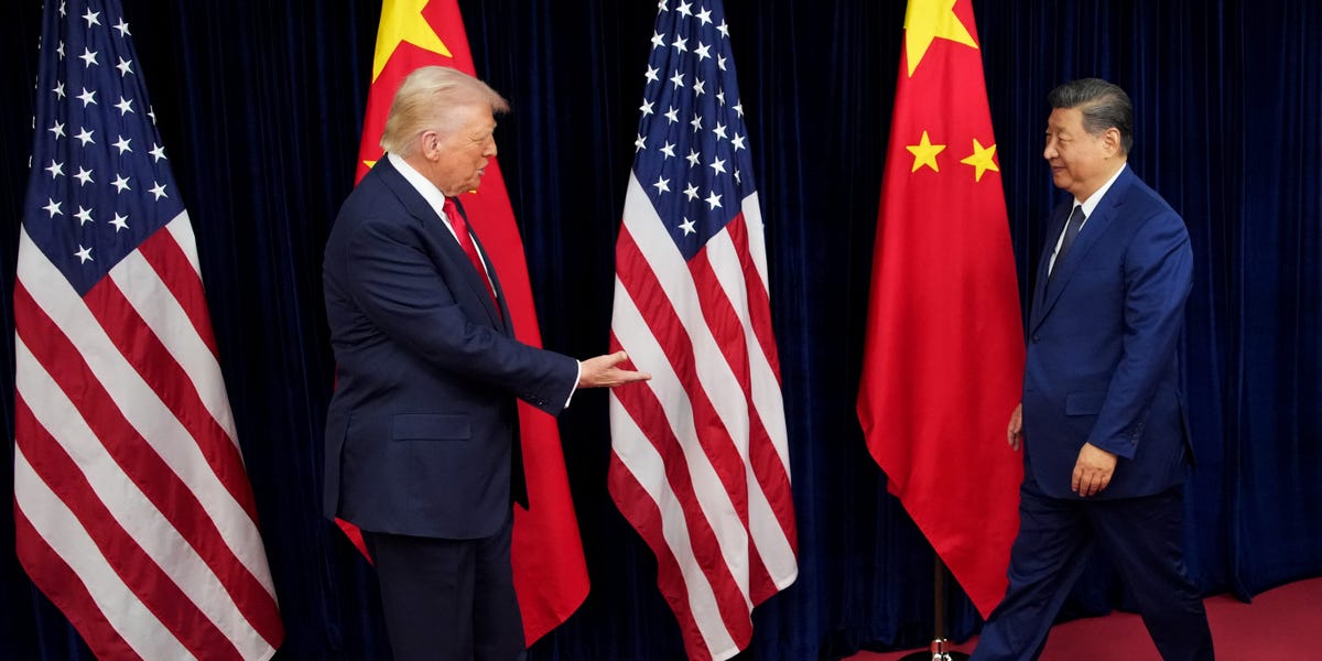 China recorta deuda de EE.UU.: ¿peligro para el dólar?