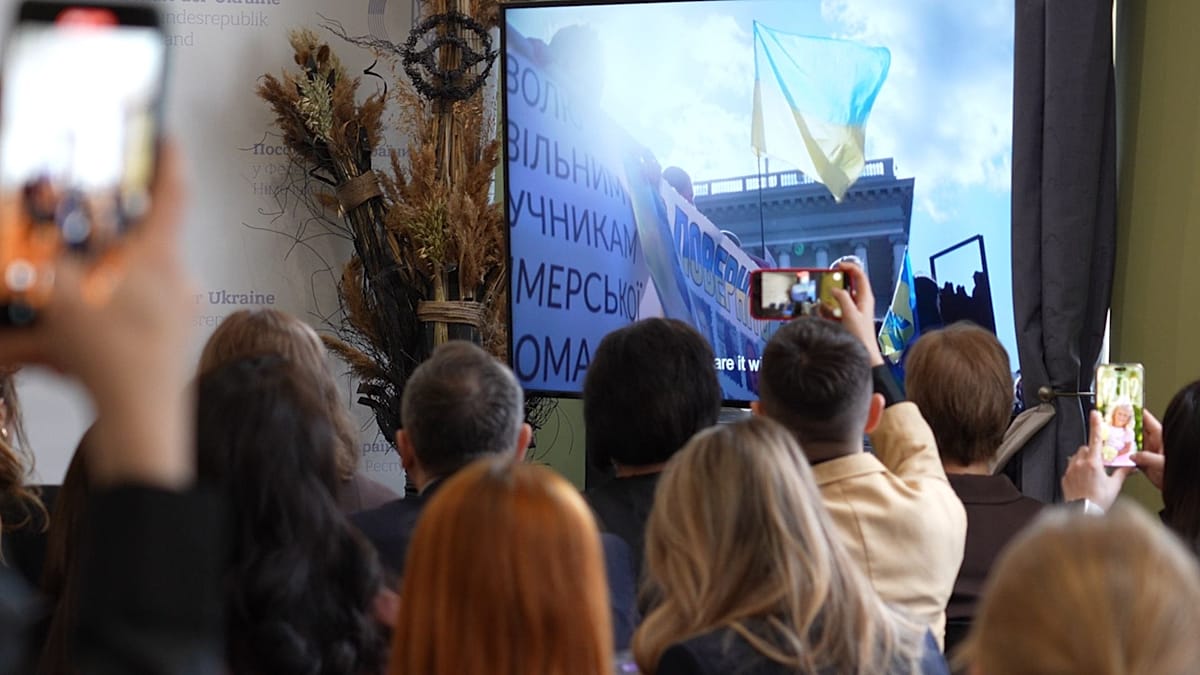 Mujeres ucranianas rompen el silencio: horrores de soldados rusos en cautiverio