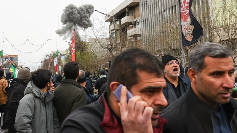 EEUU ataca isla clave de Irán: el petróleo se dispara