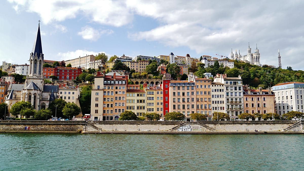 Muerte brutal en Lyon: Detenido asistente de izquierdista por asesinato de activista