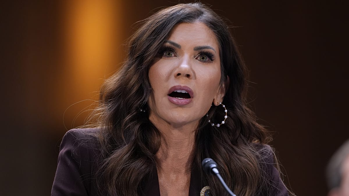 Trump despide a su jefa de Seguridad Nacional en plena polémica migratoria