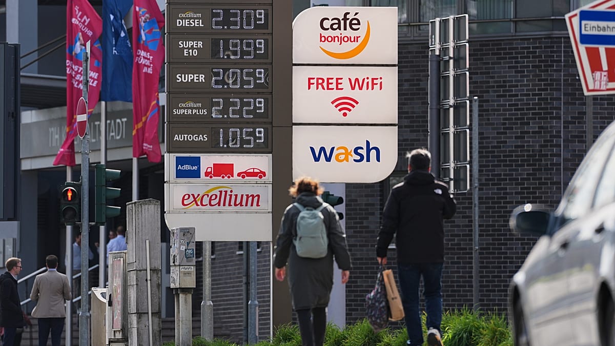 Guerra en Irán dispara el petróleo: tus facturas de luz y gasolina en alerta