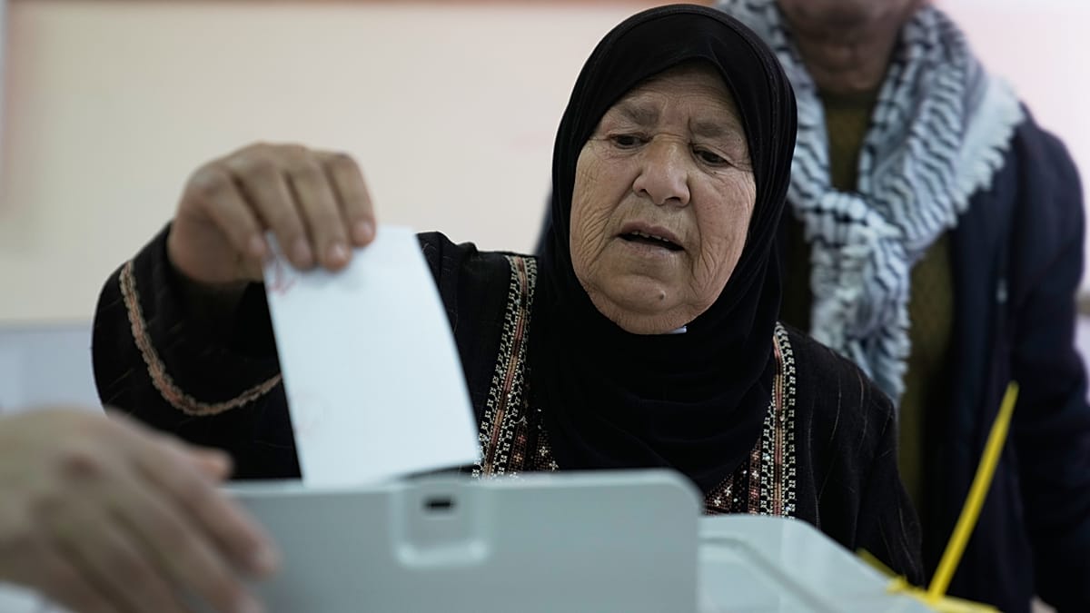 Palestinos votan en Cisjordania ocupada: un rayo de esperanza en medio del caos