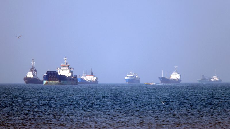 Irán controla el Estrecho de Ormuz: adiós a la gasolina barata