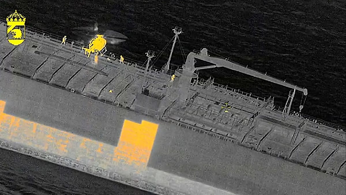 Derrame masivo en el Báltico: Suecia frena buque ruso sancionado