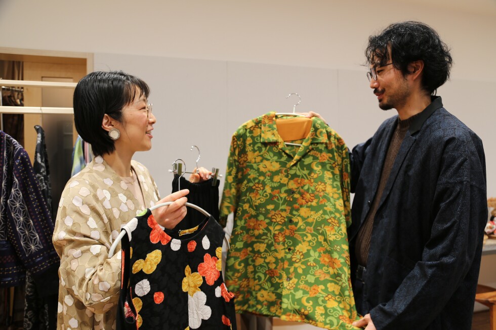 Kimonos ancestrales reviven como moda sostenible en Japón
