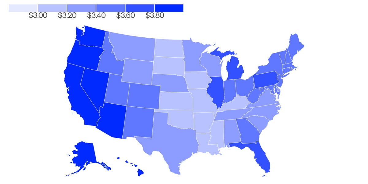 Gasolina por las nubes en EE.UU.: todos los estados superan los 3 dólares