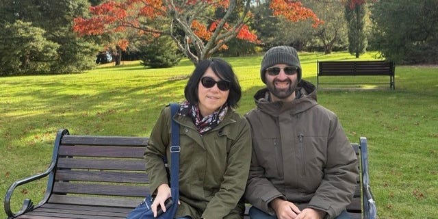 Pareja paga hipoteca en Manhattan y vive sin trabajar a tiempo completo