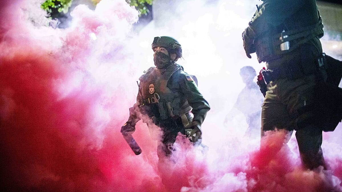 Trump acelera el colapso de la democracia en EE.UU., alerta Human Rights Watch