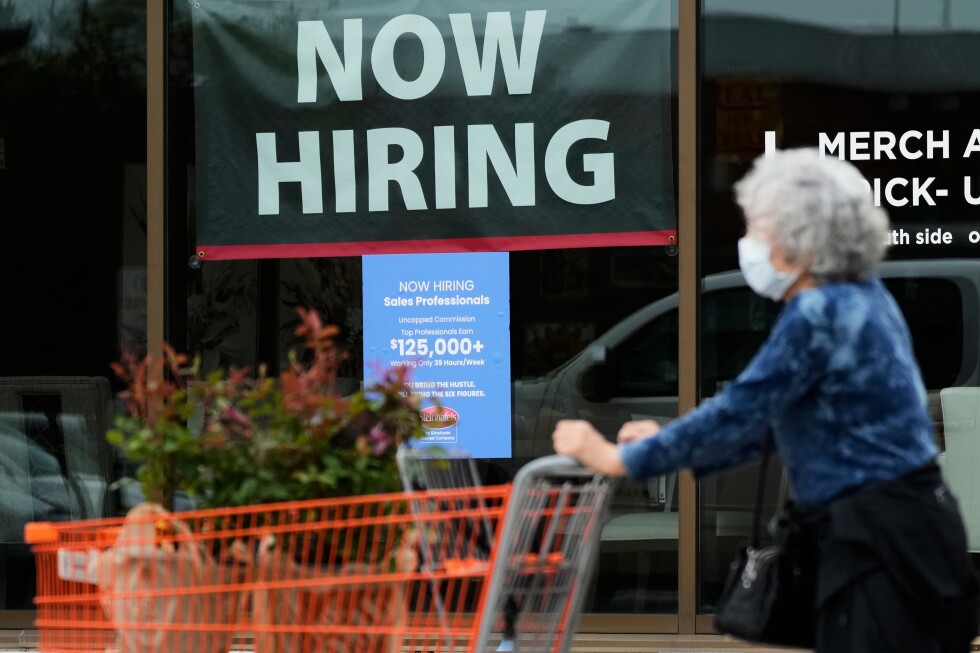 Empleo en EE.UU. sorprende pese a la guerra con Irán: ¡115.000 puestos nuevos!