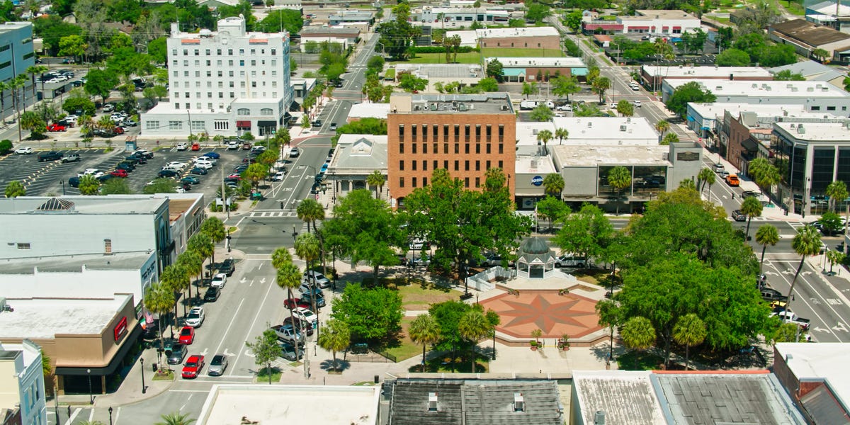 Florida arrasa: Las ciudades sureñas que lideran el boom poblacional en EE.UU.