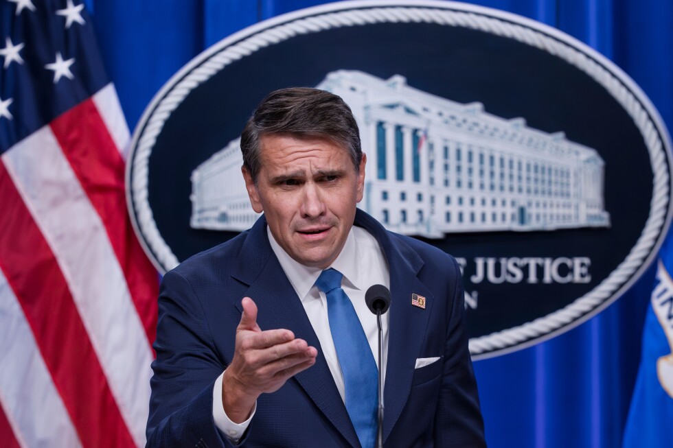 Trump despide a fiscal clave en Virginia: Batalla por el control judicial