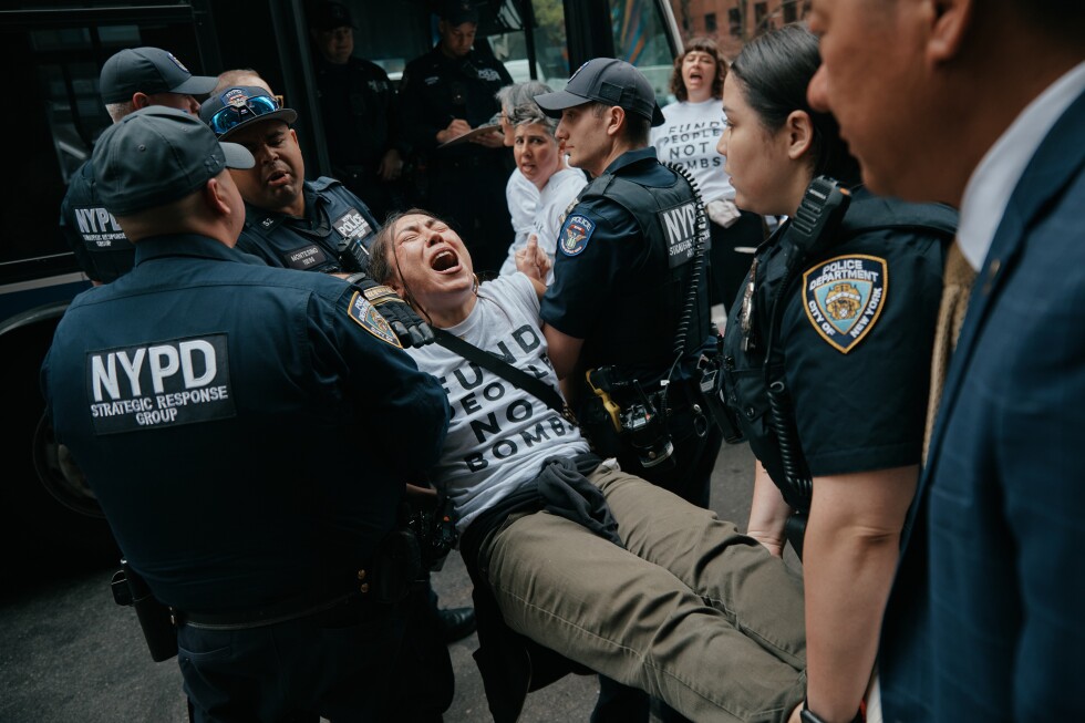 Chelsea Manning arrestada en protesta contra bombas de EE.UU. a Israel